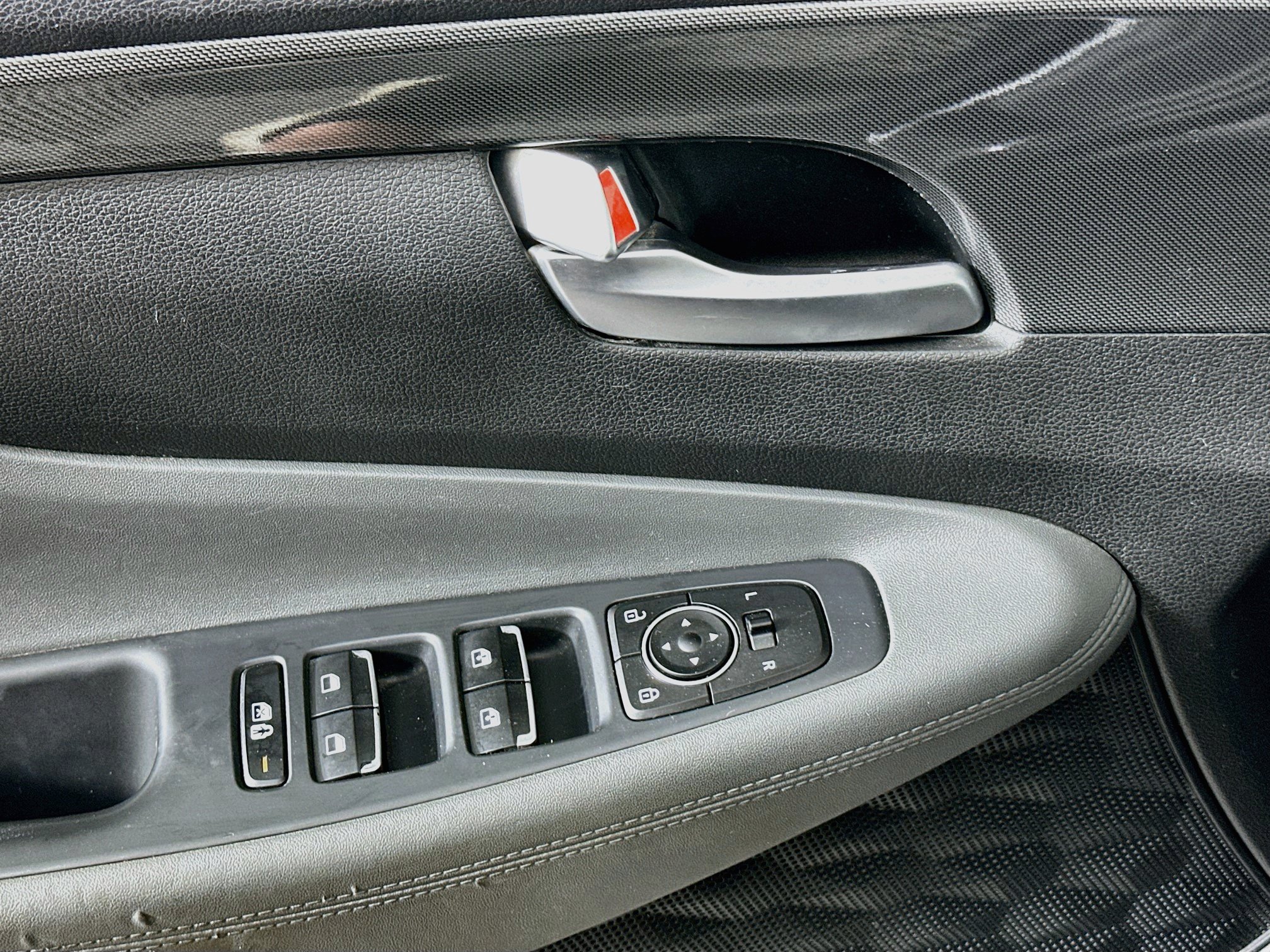 Used 2022 Hyundai Santa Fe SEL w/ Convenience Package FWD image 15