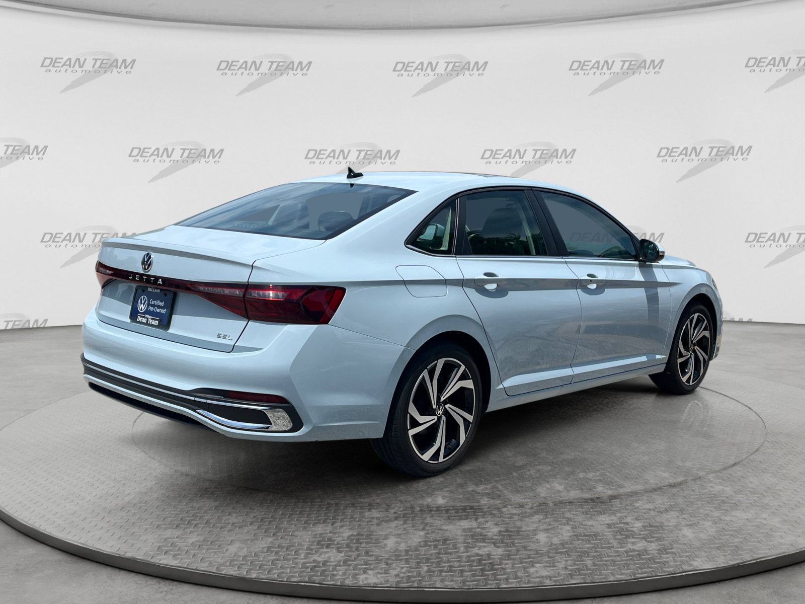 Certified 2025 Volkswagen Jetta SEL FWD image 8