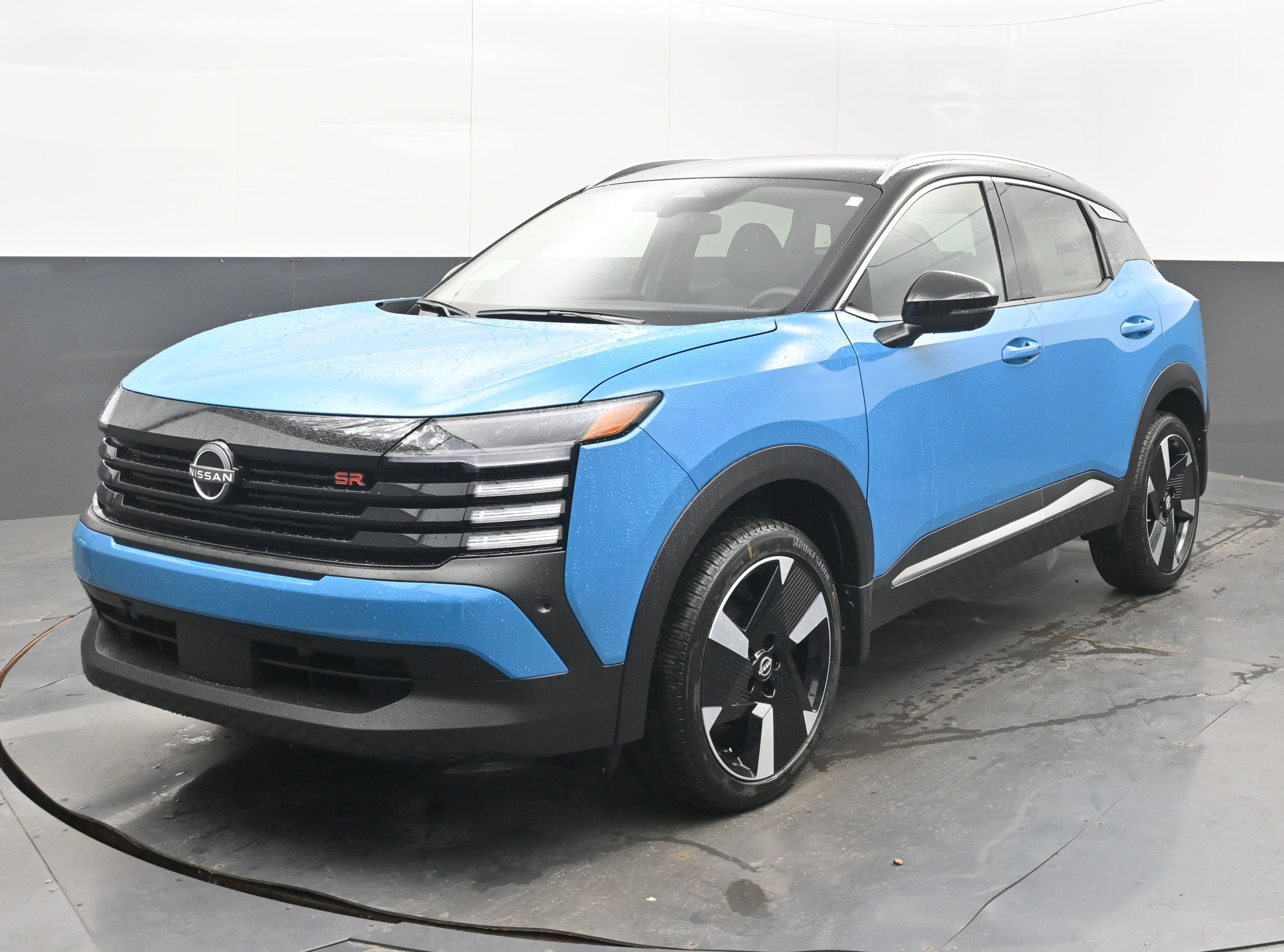 New 2025 Nissan Kicks SR image 3