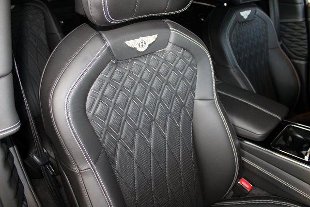 Used 2022 Bentley Flying Spur V8 image 41