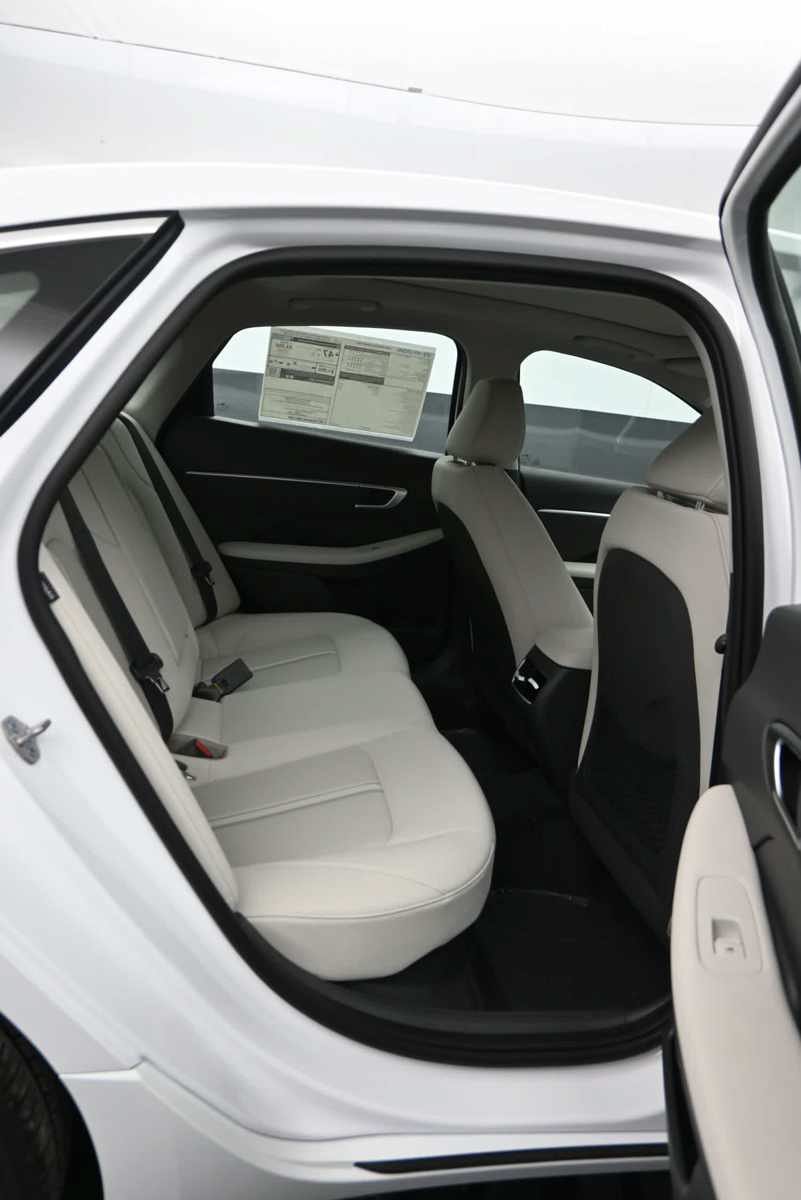 New 2026 Hyundai Sonata SEL FWD image 12
