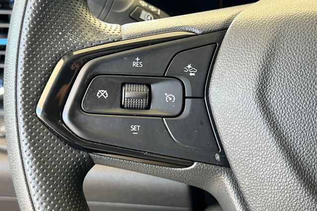 Used 2025 Chevrolet Trax LT FWD image 30