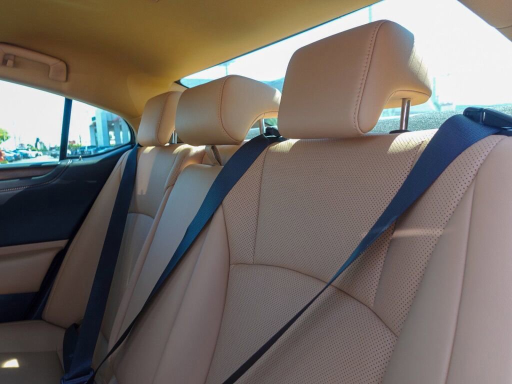 Used 2023 Lexus ES 250 w/ Accessory Package (Z2) image 11