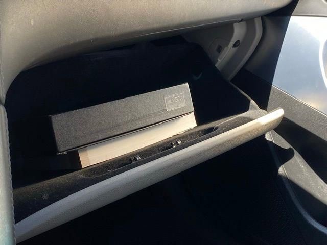 Used 2023 Genesis G70 2.0T image 41