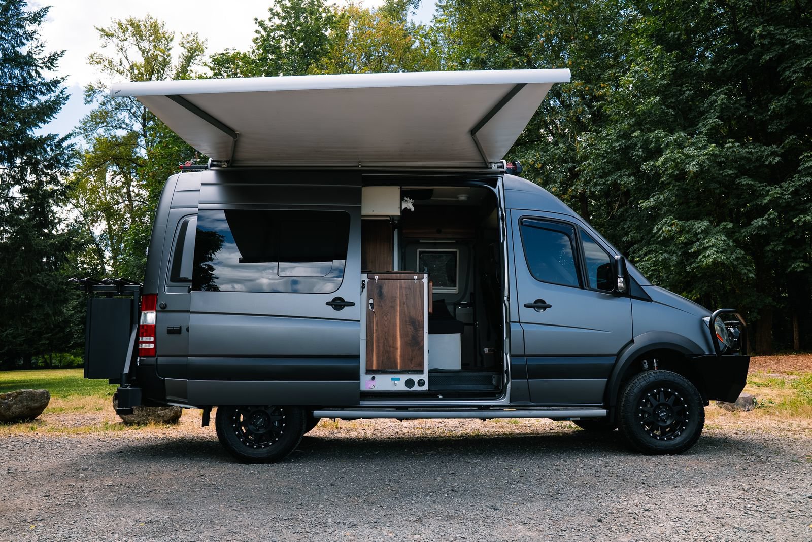 Used 2018 Mercedes-Benz Sprinter 2500 image 13