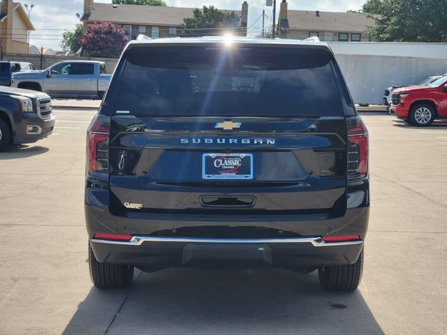 Used 2025 Chevrolet Suburban LS RWD image 13
