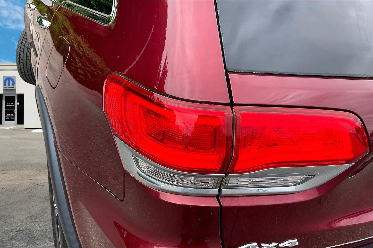 Used 2018 Jeep Grand Cherokee Limited AWD/4WD image 27