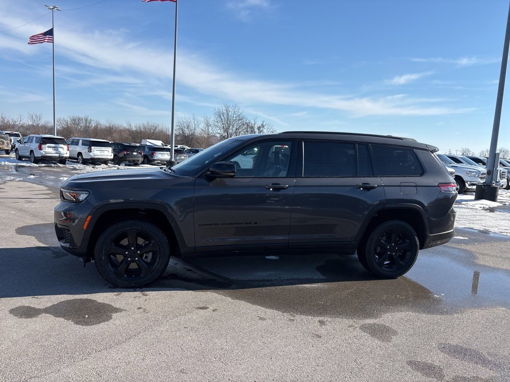 Used 2023 Jeep Grand Cherokee L Laredo image 6