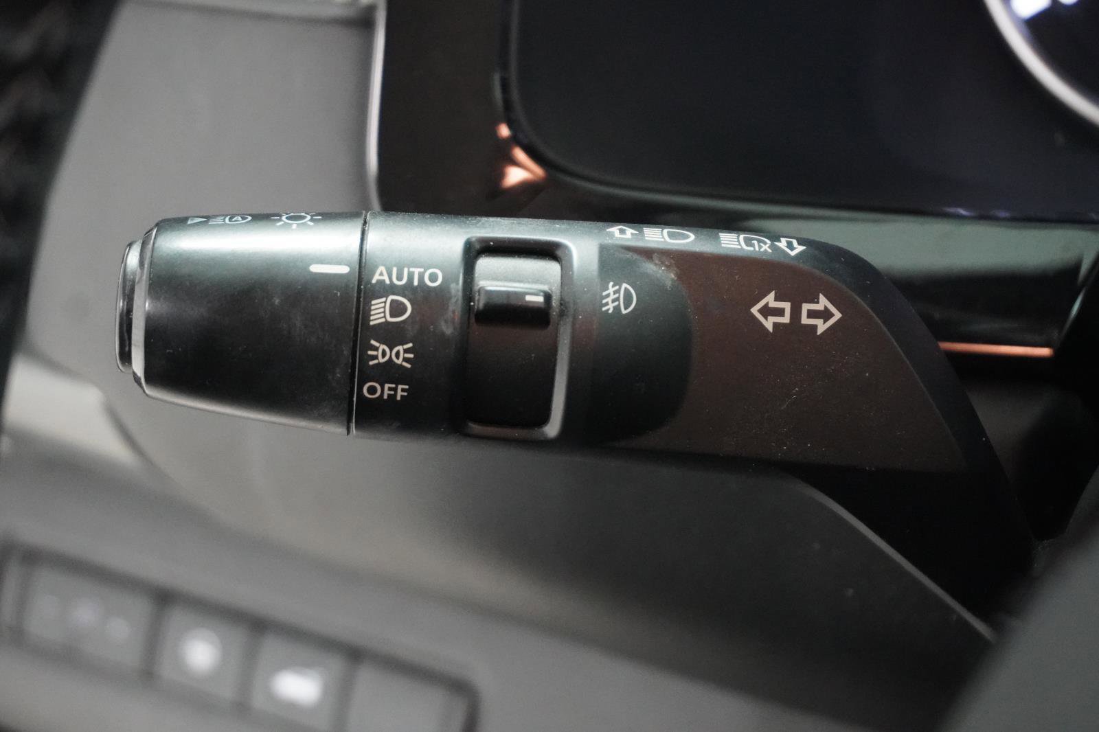 Used 2022 Nissan Pathfinder SL image 18