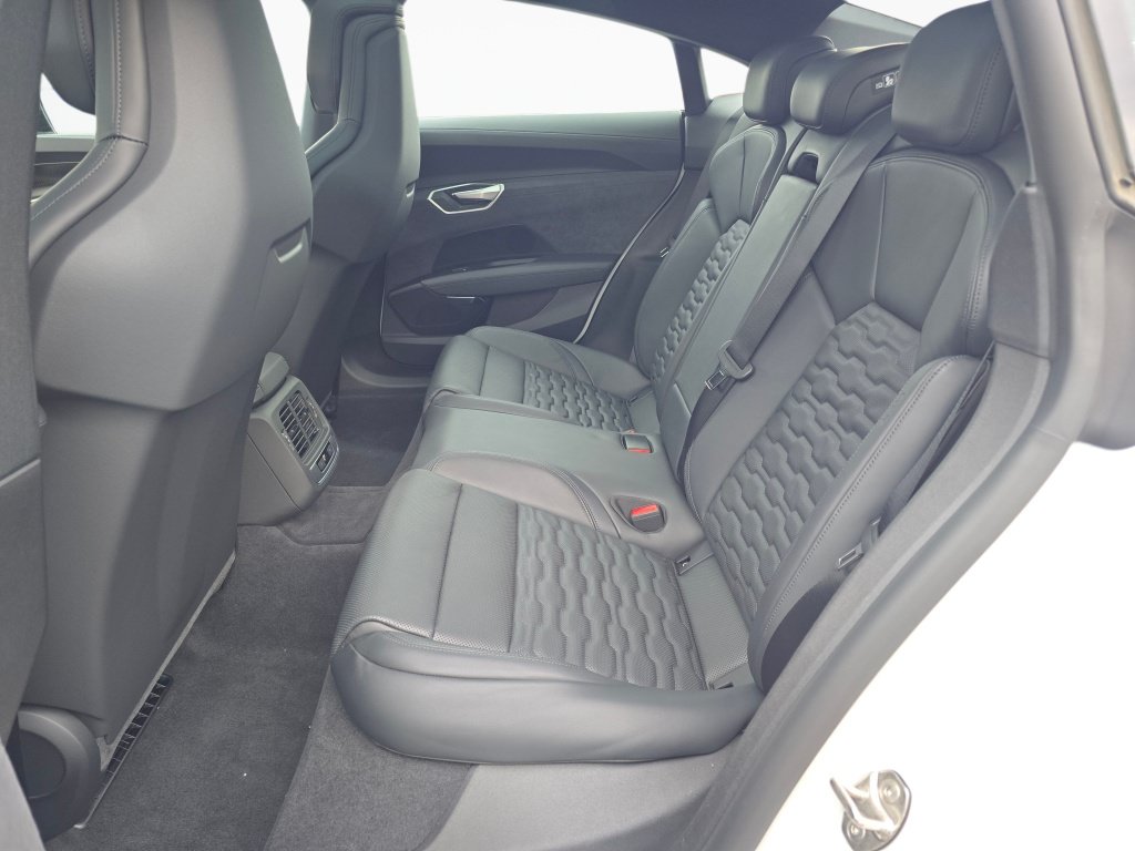 New 2026 Audi S e-tron GT Premium Plus AWD/4WD image 18