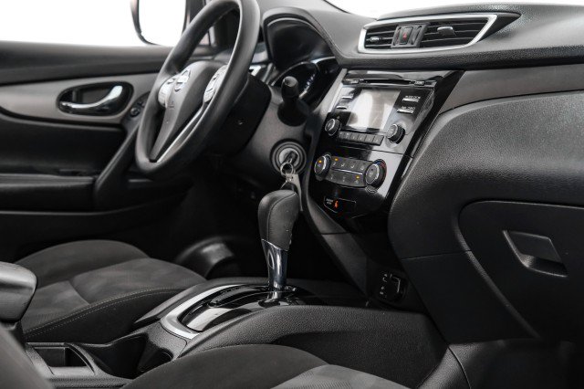 Used 2016 Nissan Rogue S AWD/4WD image 21