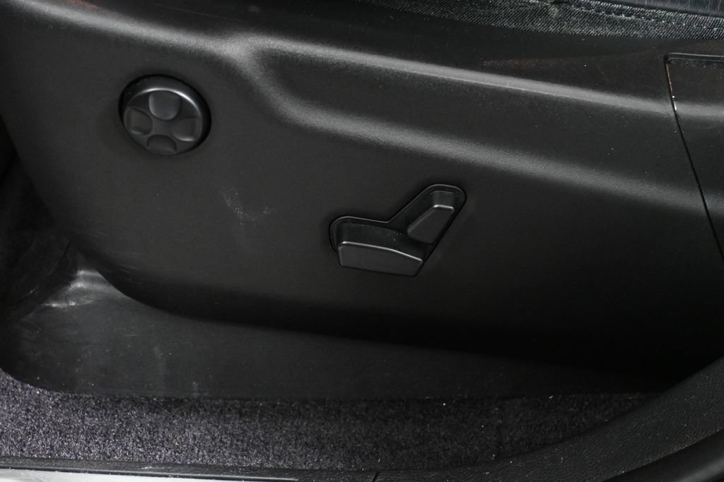 Used 2017 Jeep Grand Cherokee Limited AWD/4WD image 27