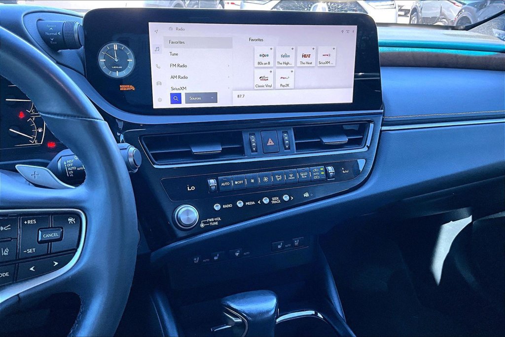 Used 2024 Lexus ES 350 w/ Premium Package FWD image 8