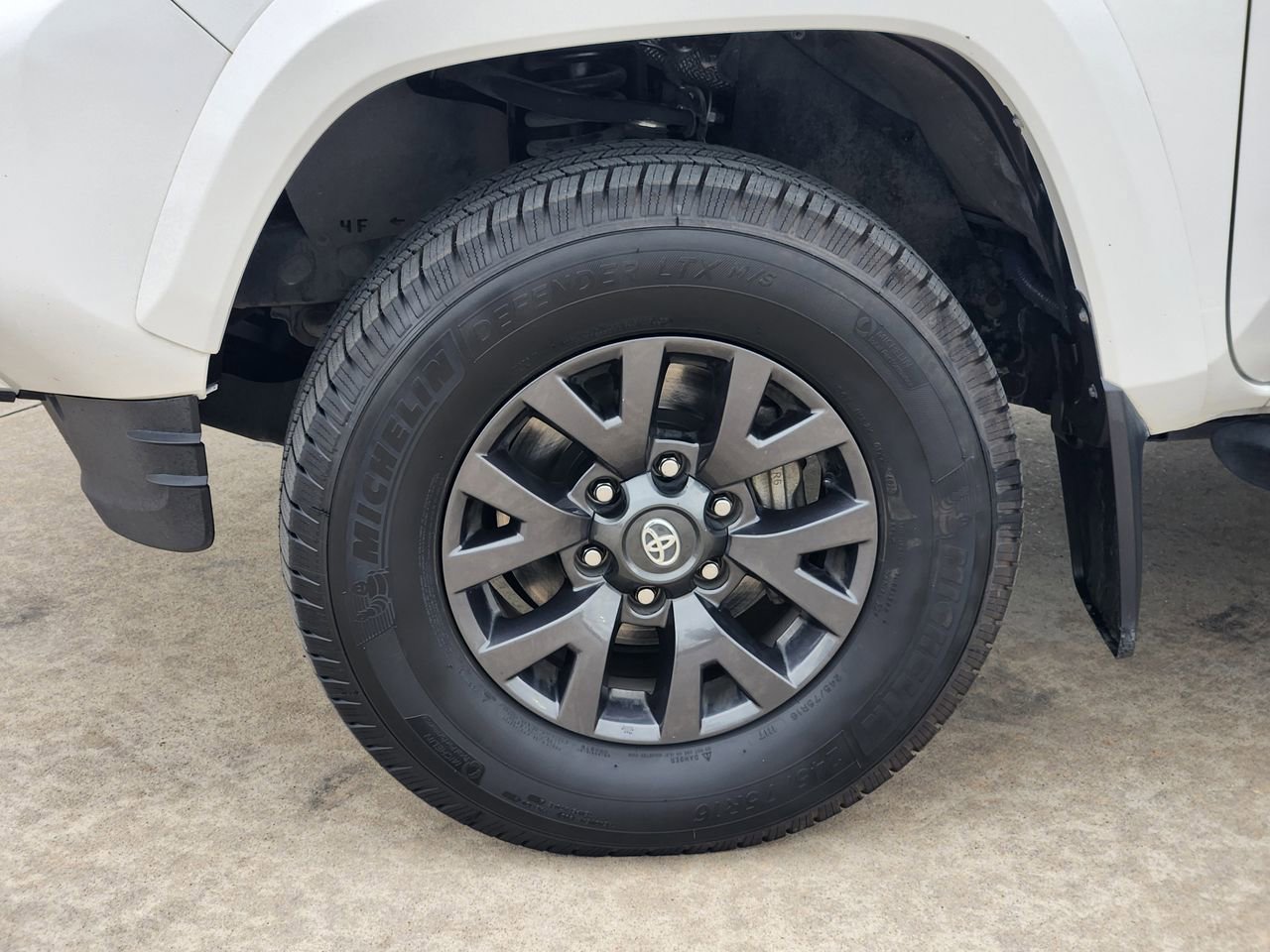 Used 2021 Toyota Tacoma SR5 RWD image 11