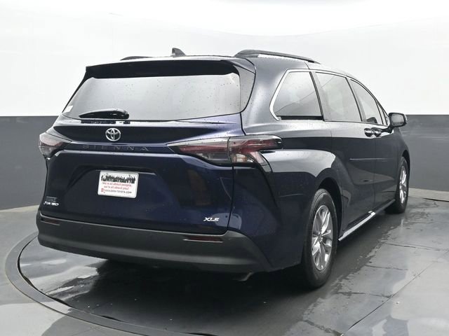 Used 2026 Toyota Sienna XLE AWD/4WD image 22