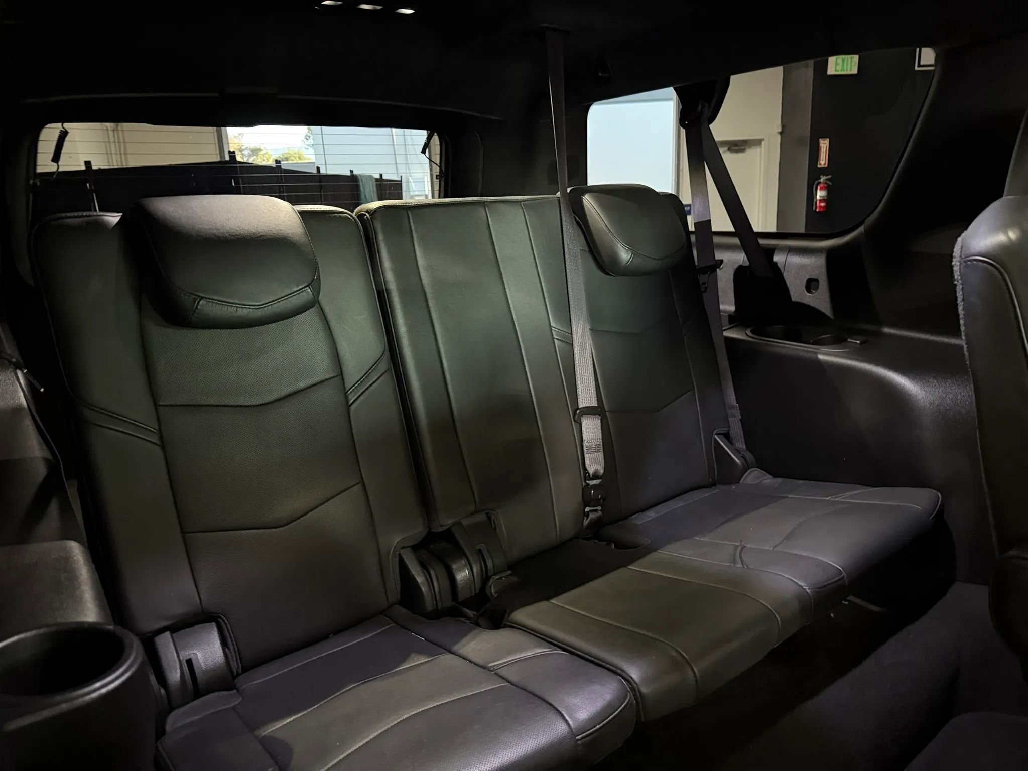 Used 2016 Cadillac Escalade ESV Platinum AWD/4WD image 28