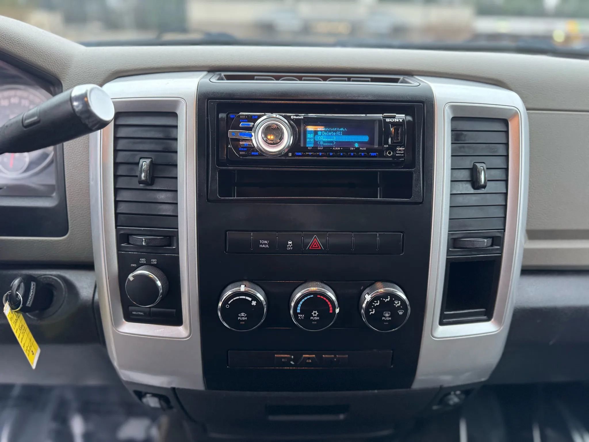 Used 2011 RAM 1500 Classic SLT image 17