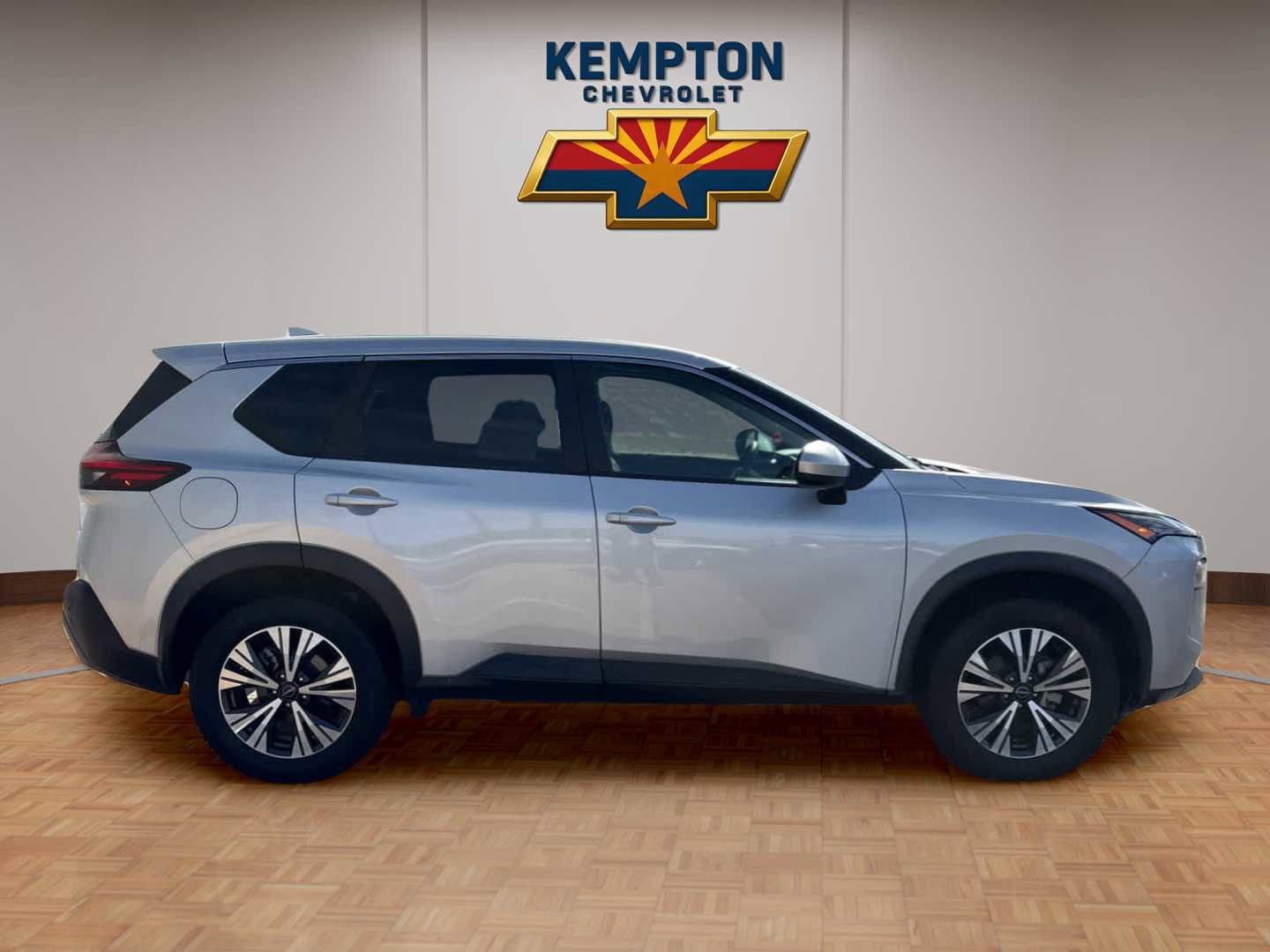 Used 2023 Nissan Rogue SV AWD/4WD image 7