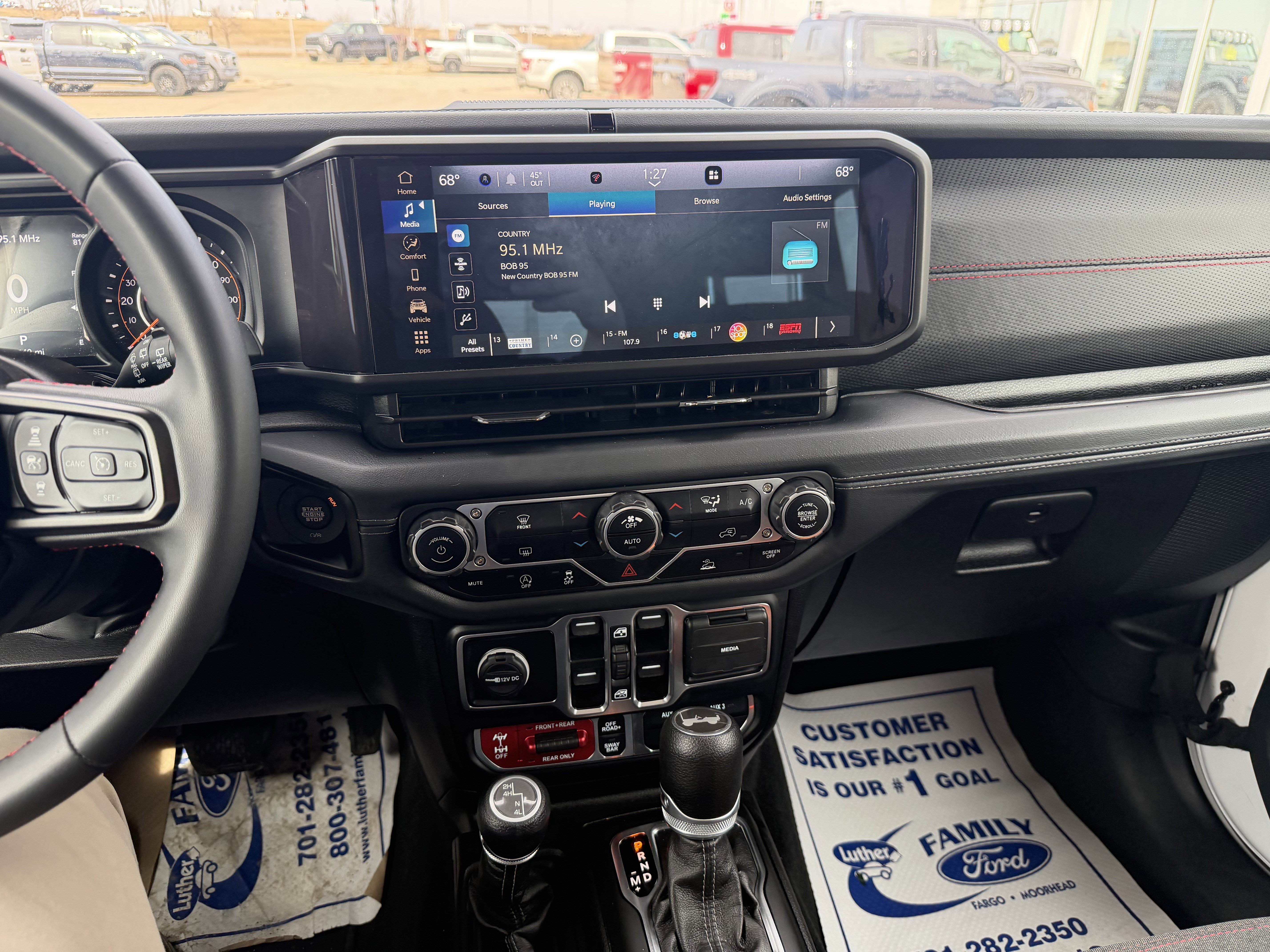 Used 2025 Jeep Wrangler Unlimited Rubicon image 10