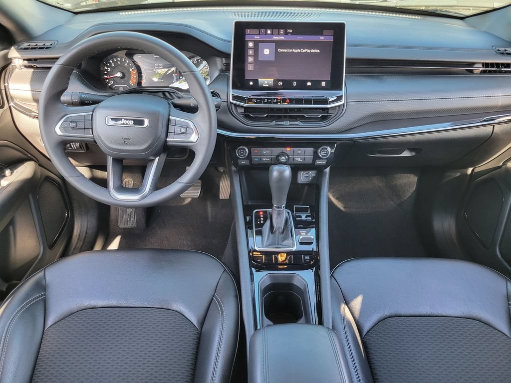 Used 2023 Jeep Compass Latitude AWD/4WD image 4