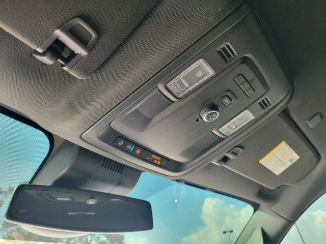Used 2023 GMC Yukon SLT RWD image 25