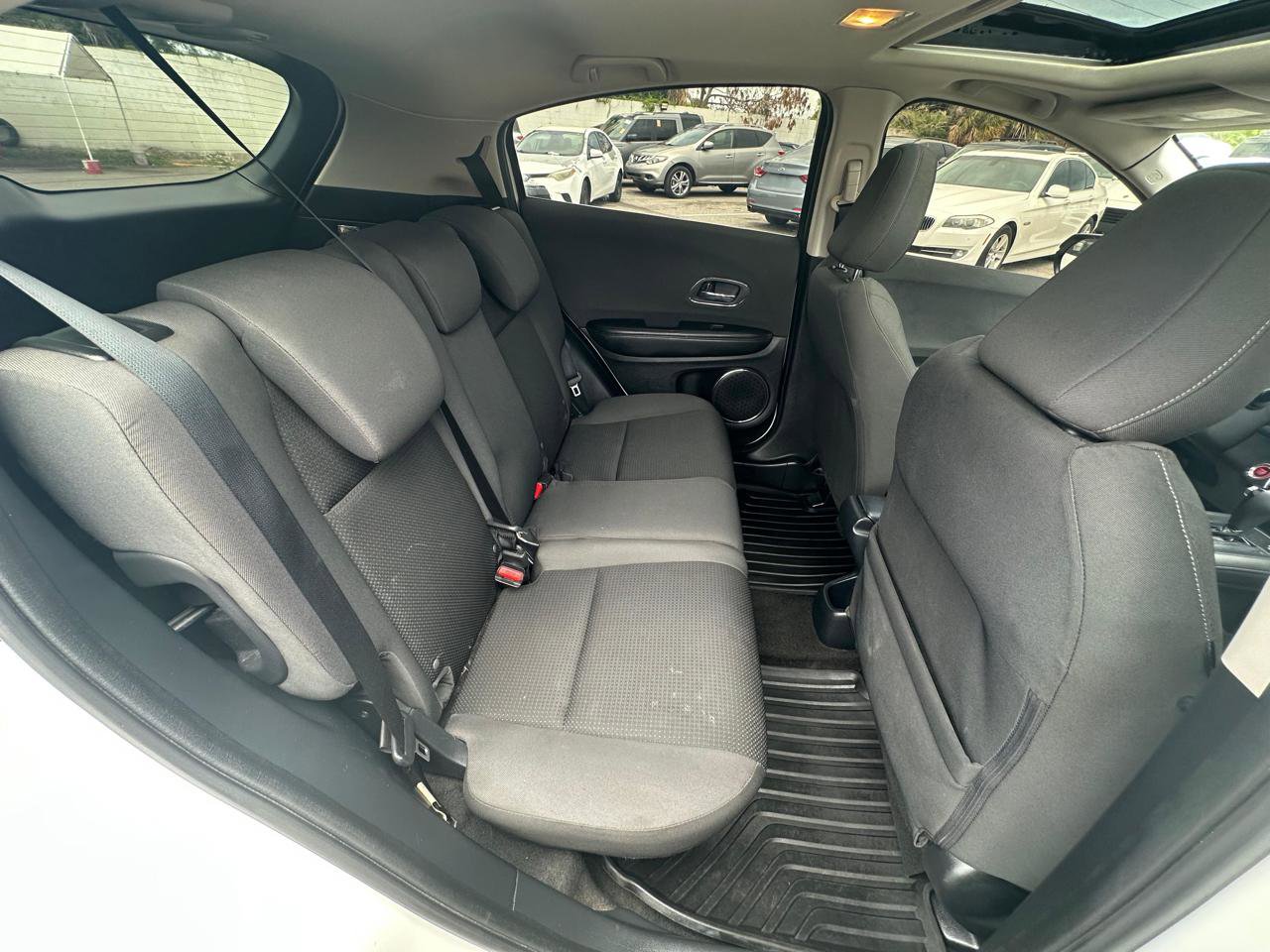 Used 2022 Honda HR-V EX image 12