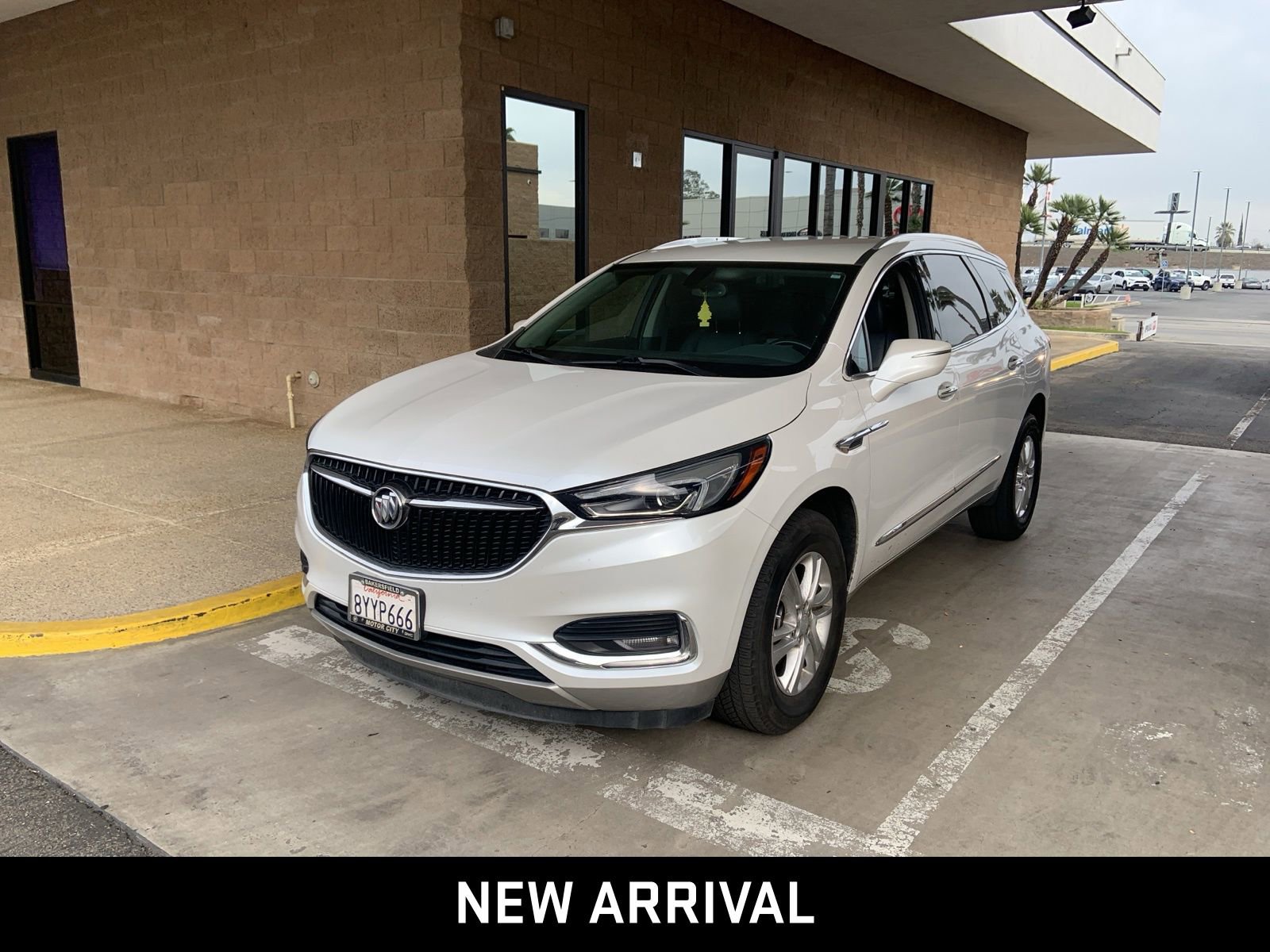 Used 2021 Buick Enclave Essence w/ LPO, Cargo Package image 2