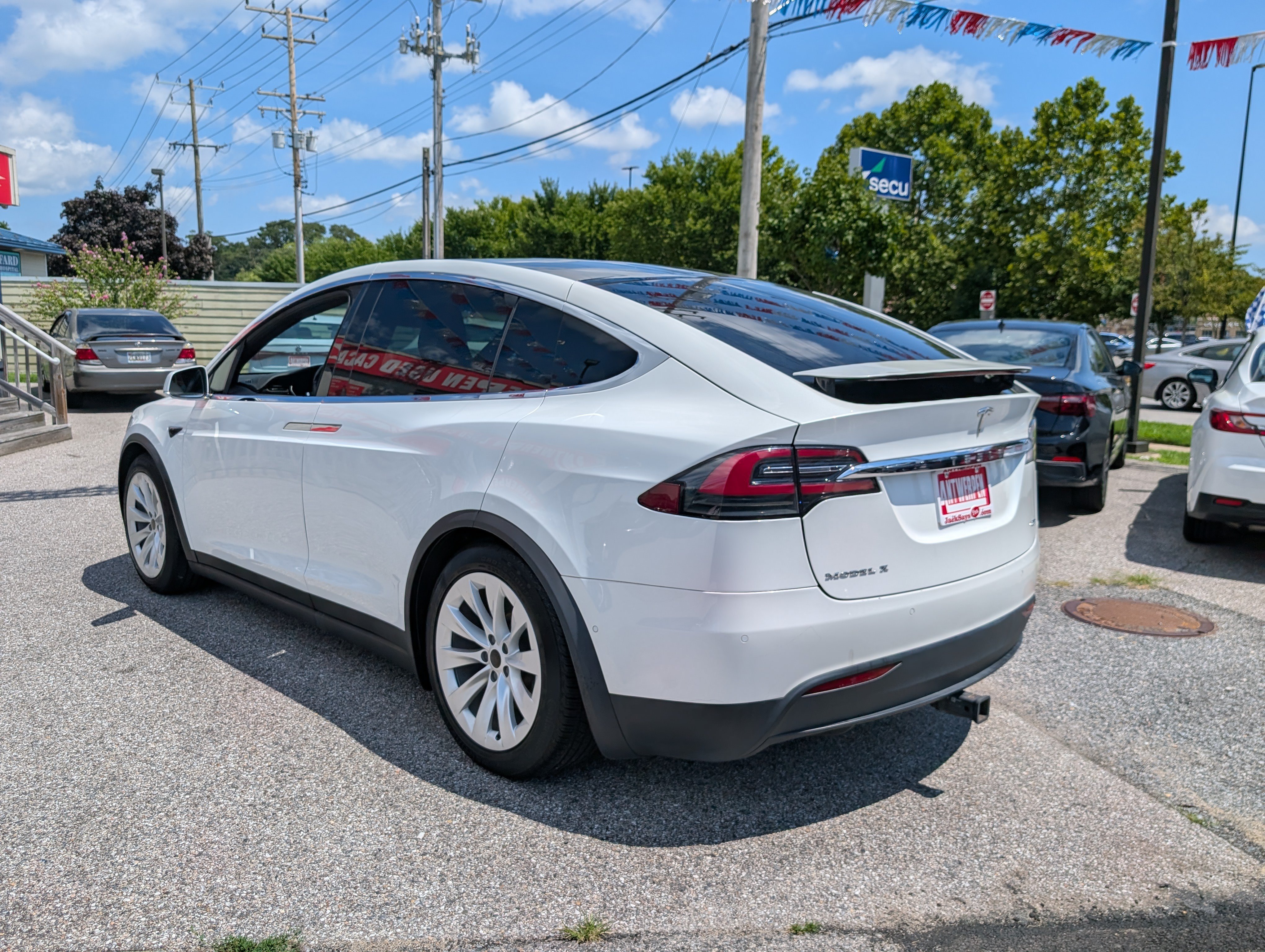 Used 2018 Tesla Model X 75D AWD/4WD image 5