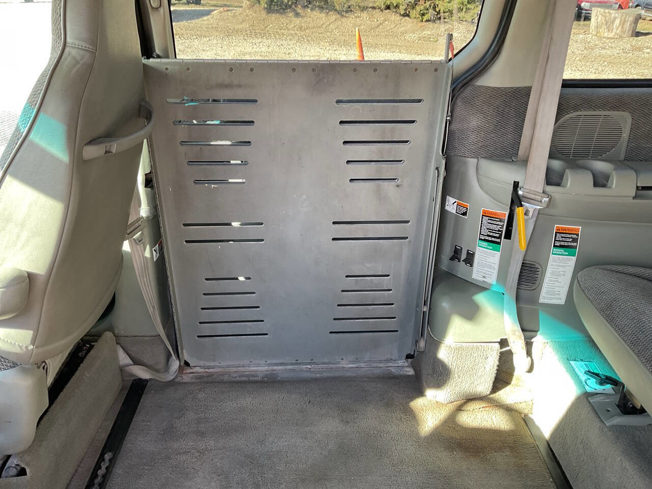 Used 1997 Plymouth Grand Voyager SE image 12