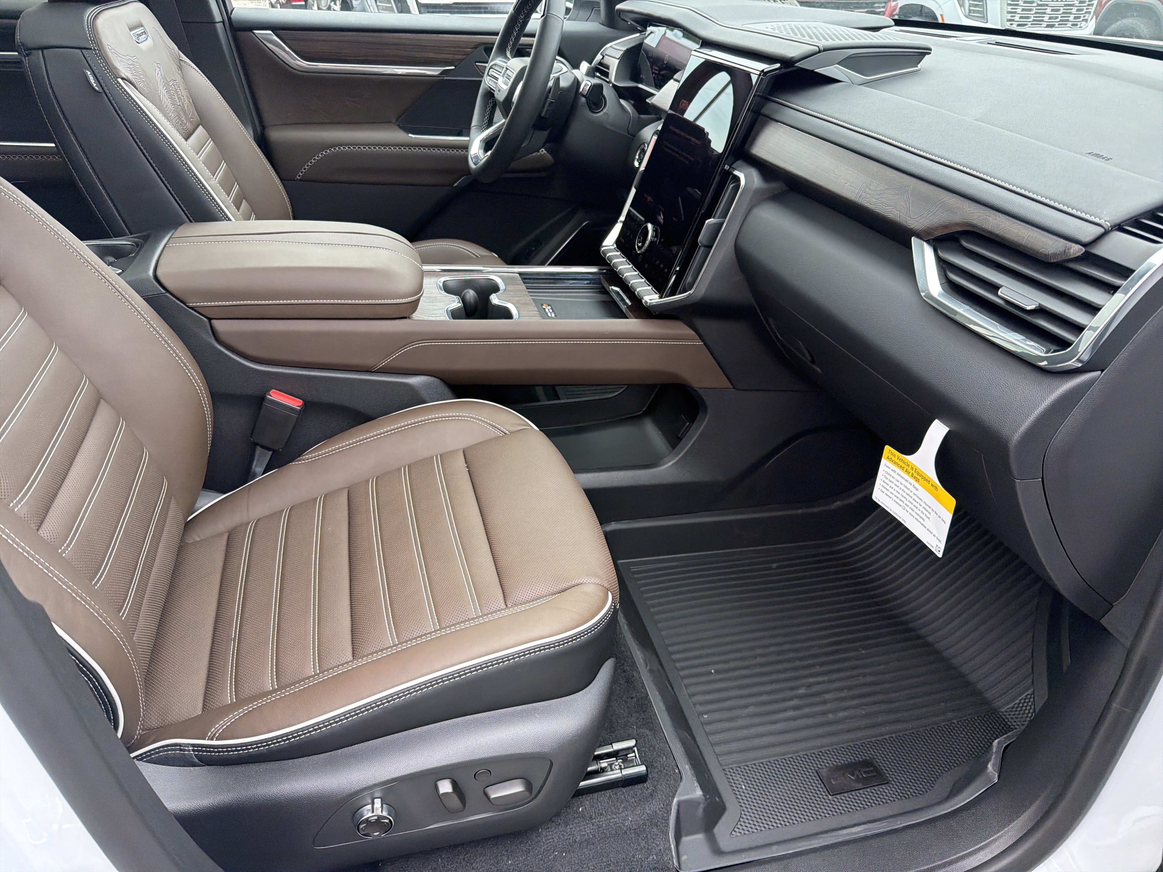 New 2027 GMC Acadia Denali Ultimate w/ LPO, Floor Liner Package FWD image 14