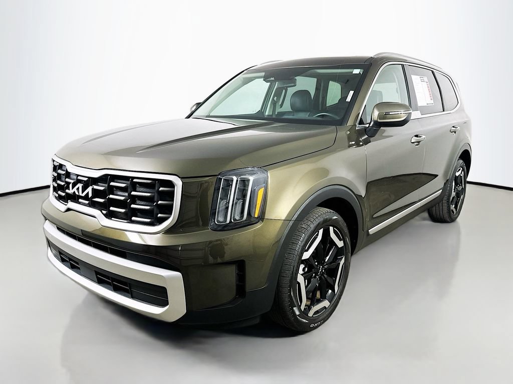 Used 2025 Kia Telluride S AWD/4WD image 3