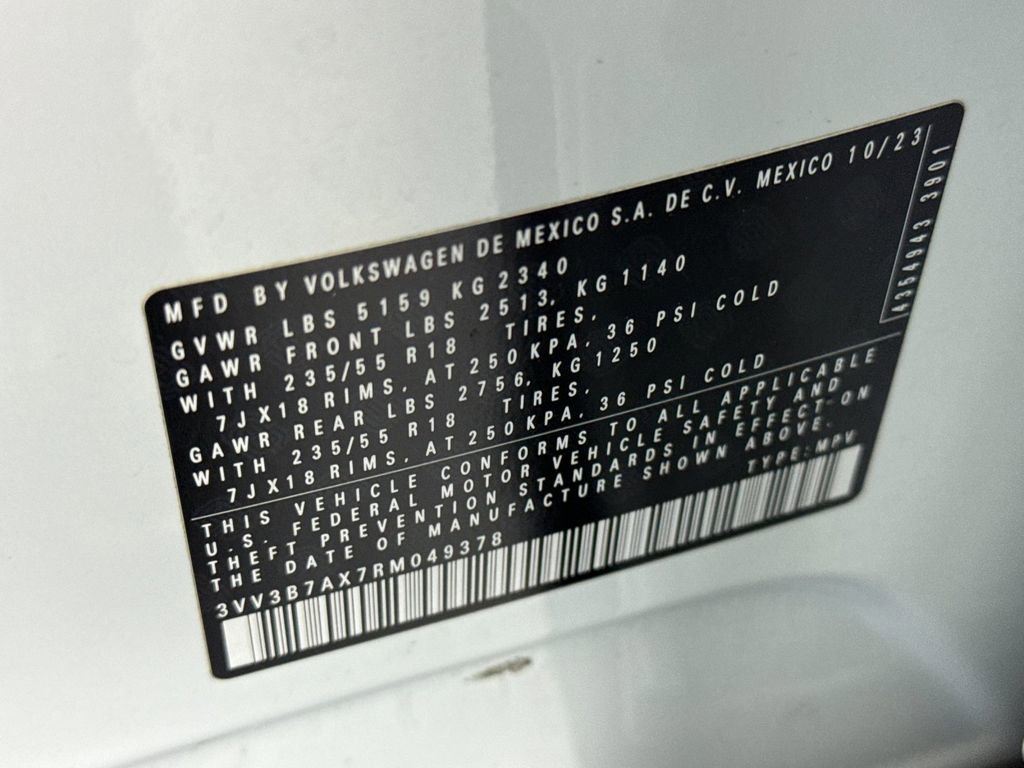 Used 2024 Volkswagen Tiguan SE image 29