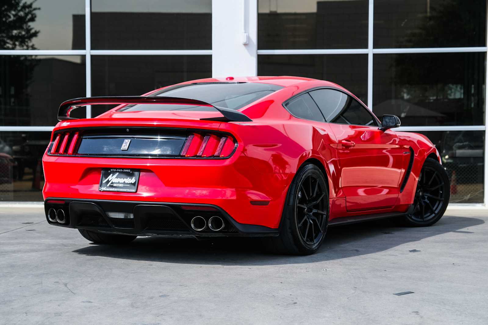 Used 2016 Ford Mustang Shelby GT350 w/ Technology Package RWD image 11
