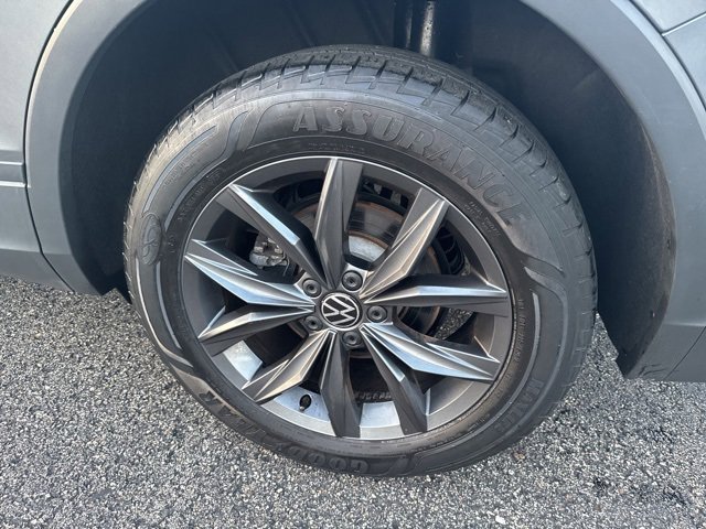 Used 2022 Volkswagen Tiguan SE image 23