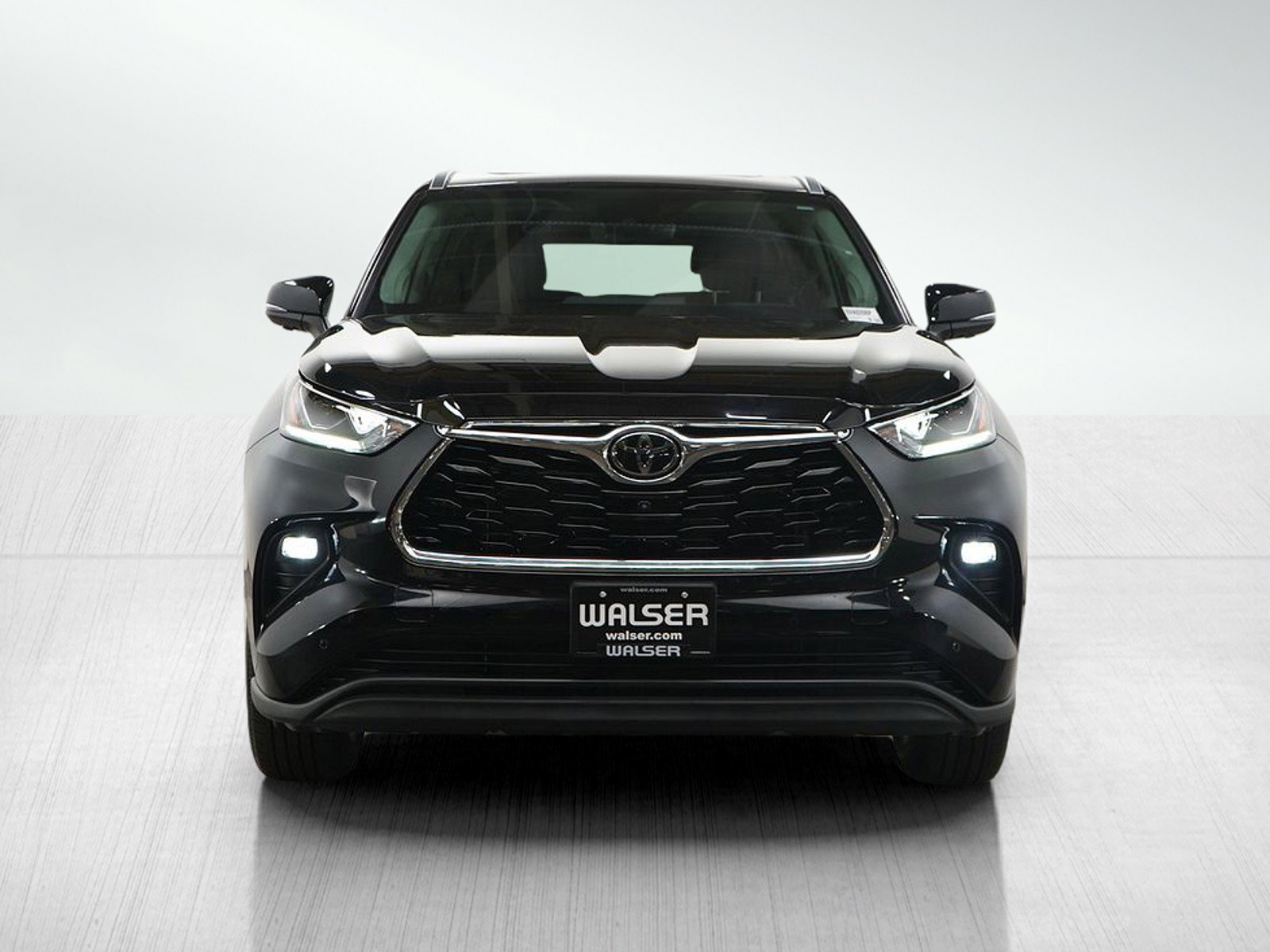 Used 2024 Toyota Highlander Limited AWD/4WD image 8