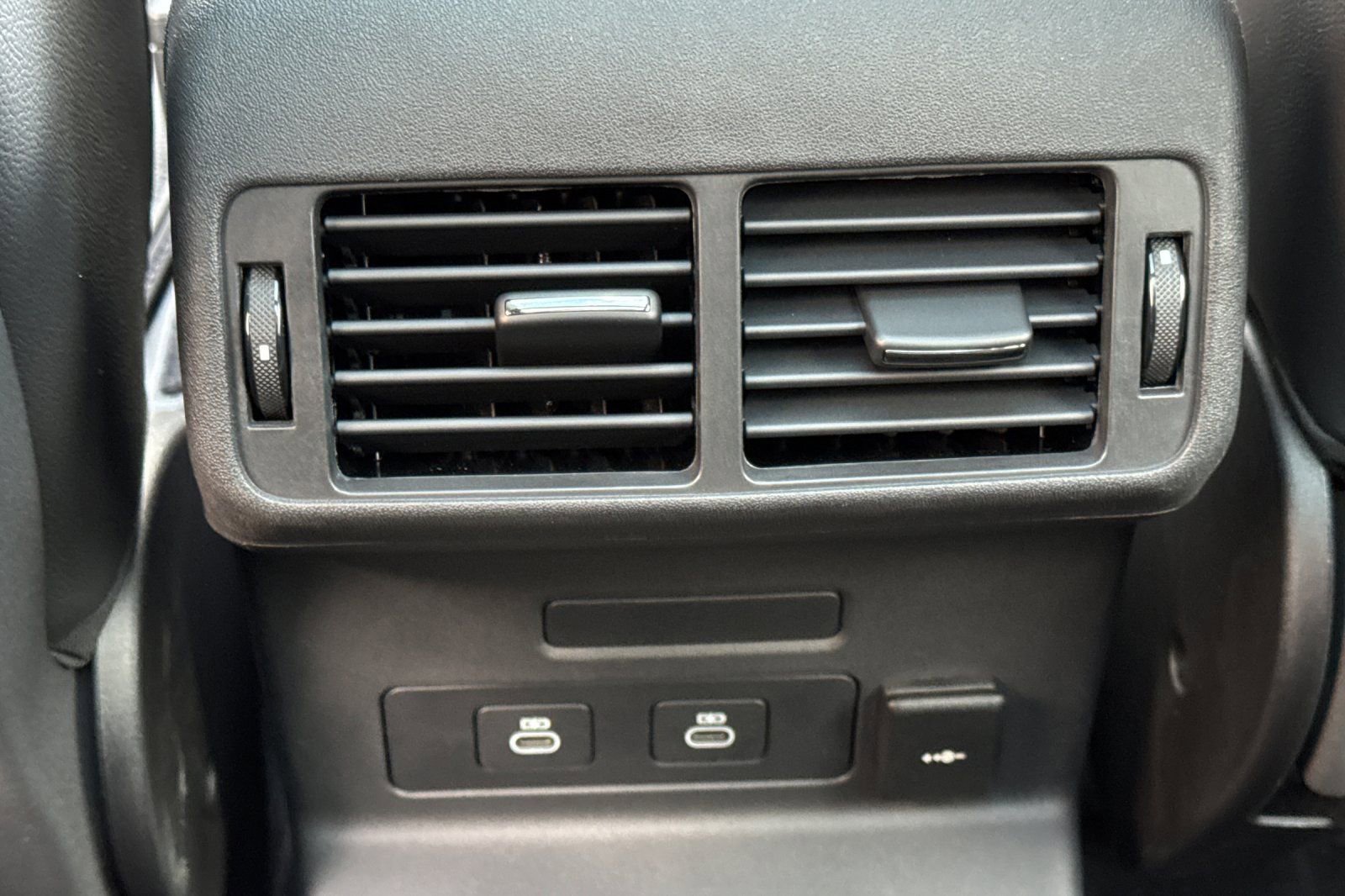 Used 2025 Land Rover Range Rover Velar Dynamic SE image 13