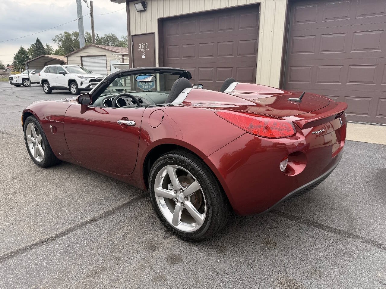 Used 2009 Pontiac Solstice Convertible w/ Preferred Package RWD image 4