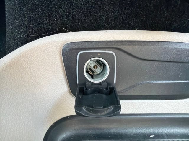 Used 2023 Chrysler Pacifica Touring-L FWD image 42