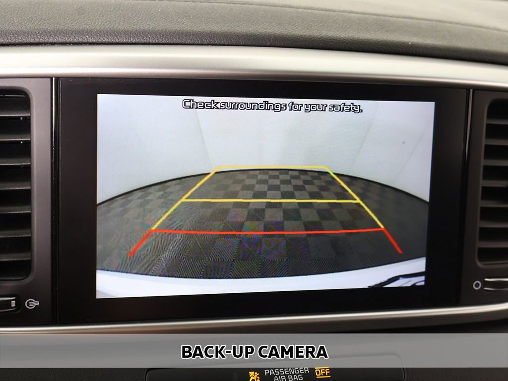 Used 2022 Kia Sportage LX image 3