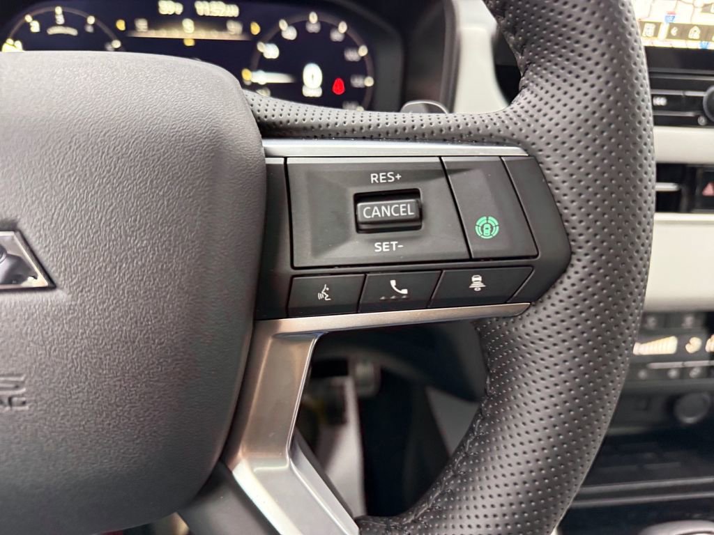 New 2026 Mitsubishi Outlander SEL AWD/4WD image 35