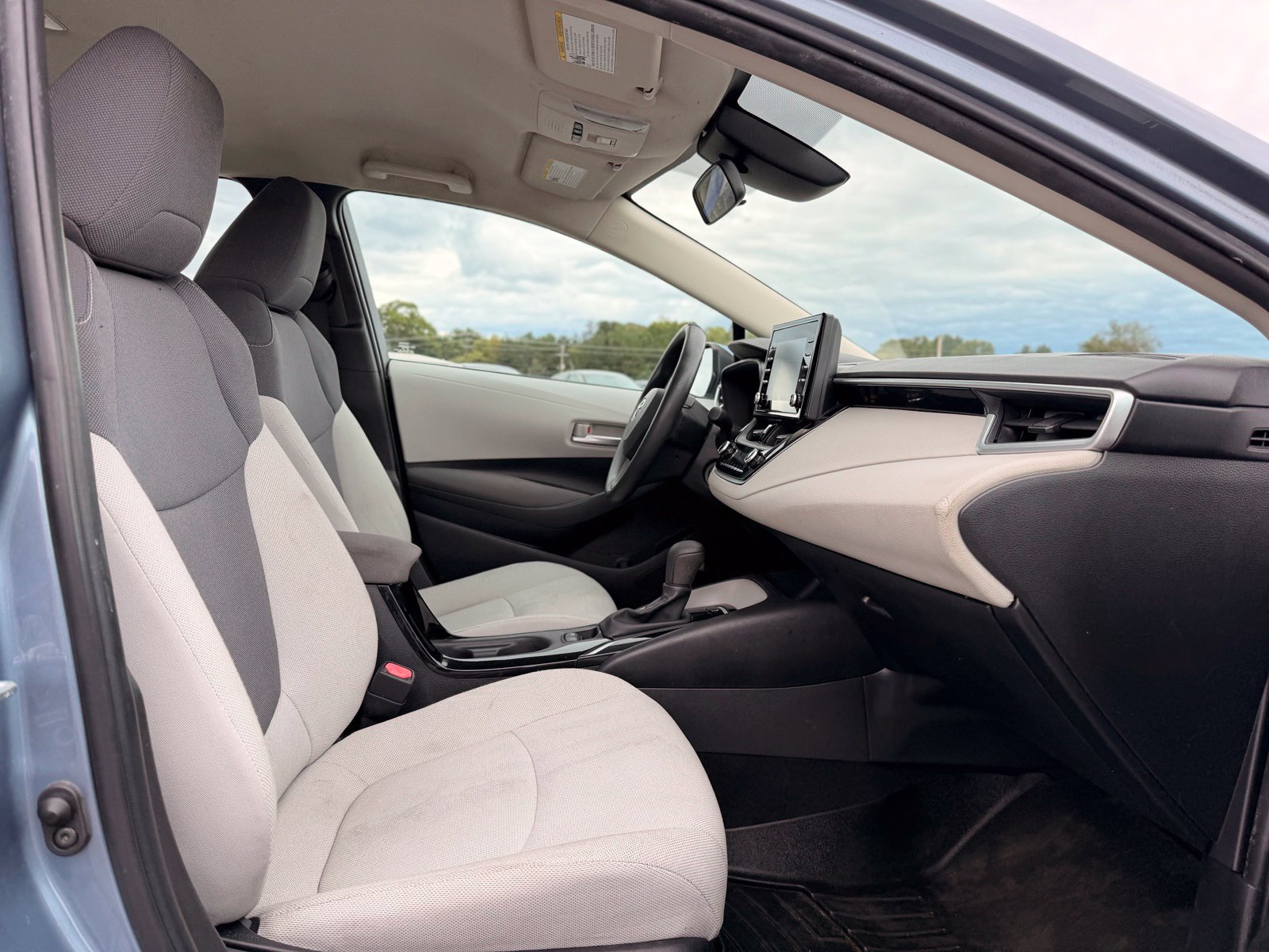 Used 2020 Toyota Corolla L FWD image 21