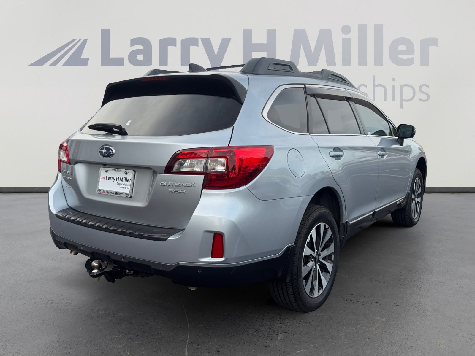 Used 2017 Subaru Outback 3.6R Limited image 5