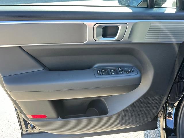 New 2026 Hyundai Santa Fe SE image 9