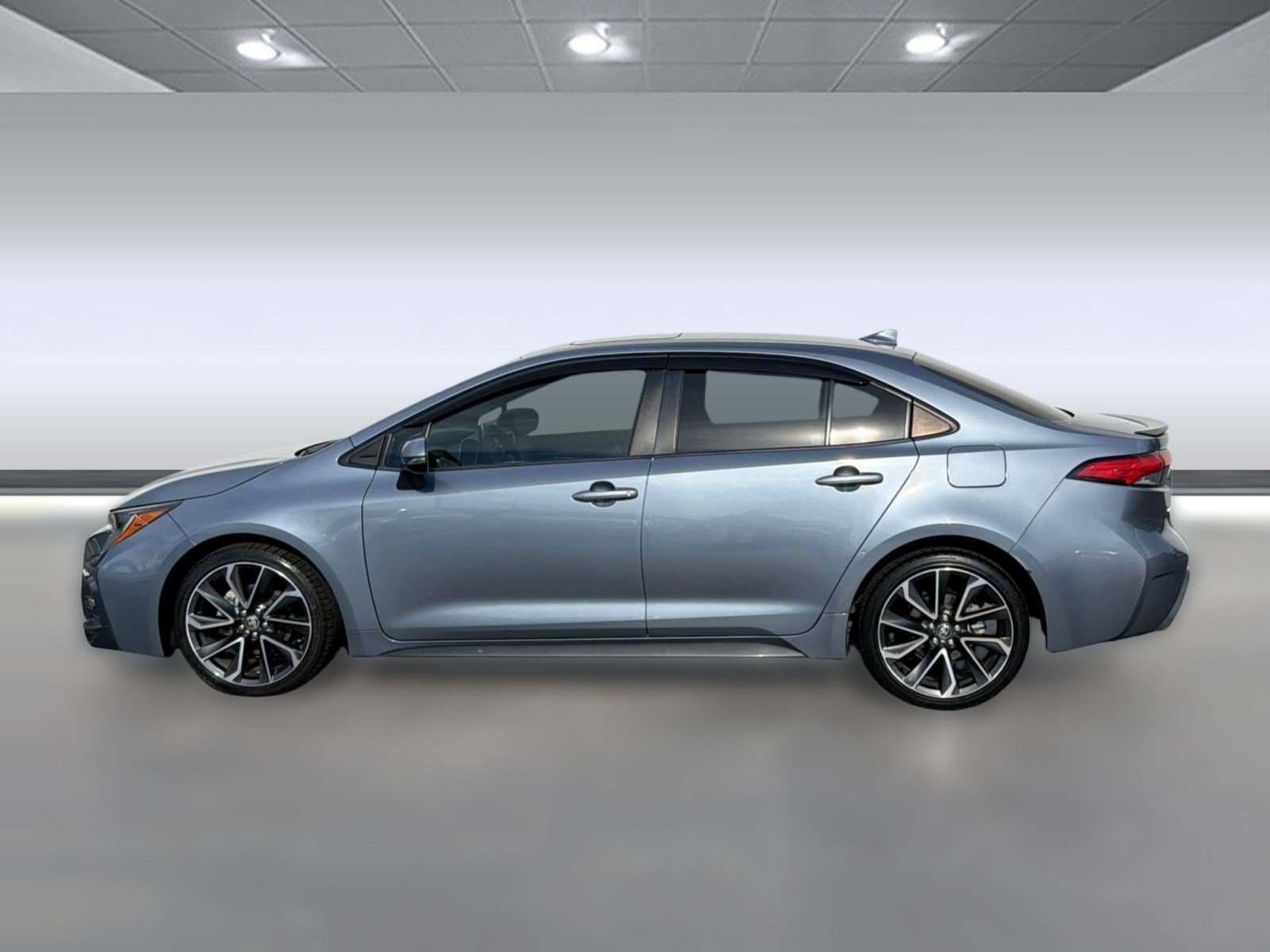 Used 2020 Toyota Corolla XSE FWD image 2