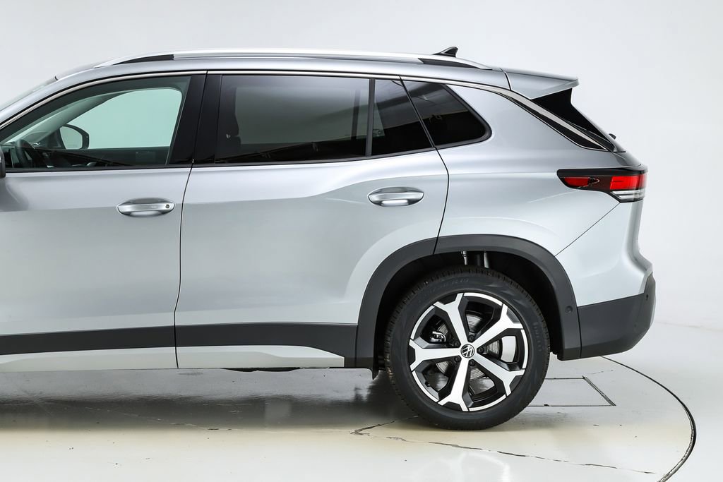 New 2026 Volkswagen Tiguan SE image 3