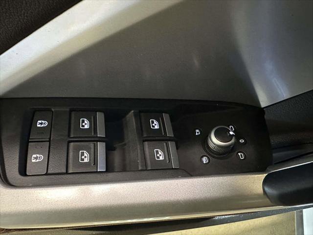 Used 2025 Audi Q3 2.0T Premium w/ Convenience Package image 16