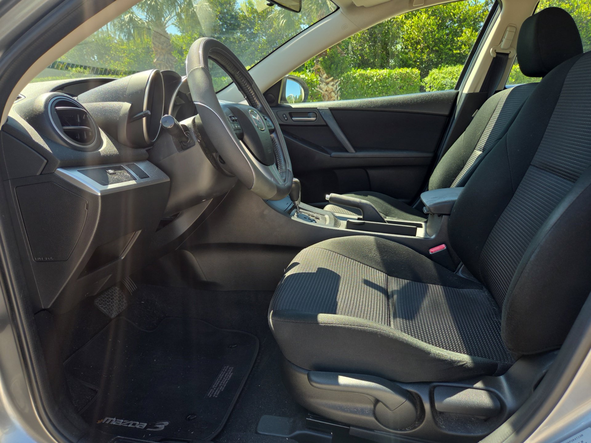 Used 2013 MAZDA MAZDA3 i Touring FWD image 10