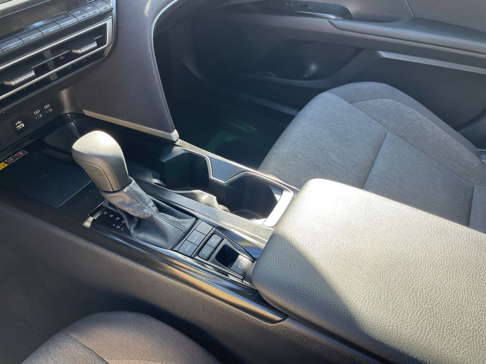 Used 2025 Toyota Camry LE image 40