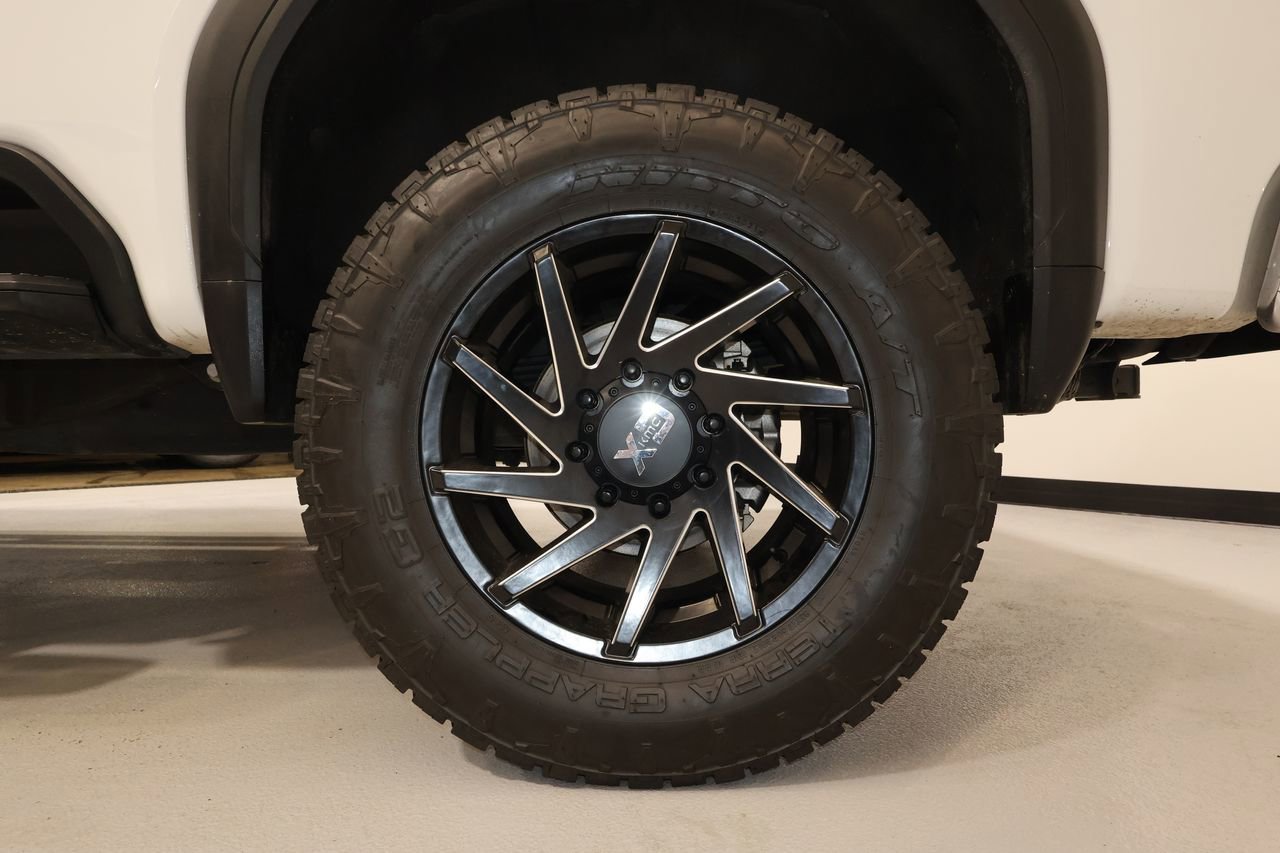 Used 2022 GMC Sierra 2500 SLT w/ SLT Convenience Package image 34