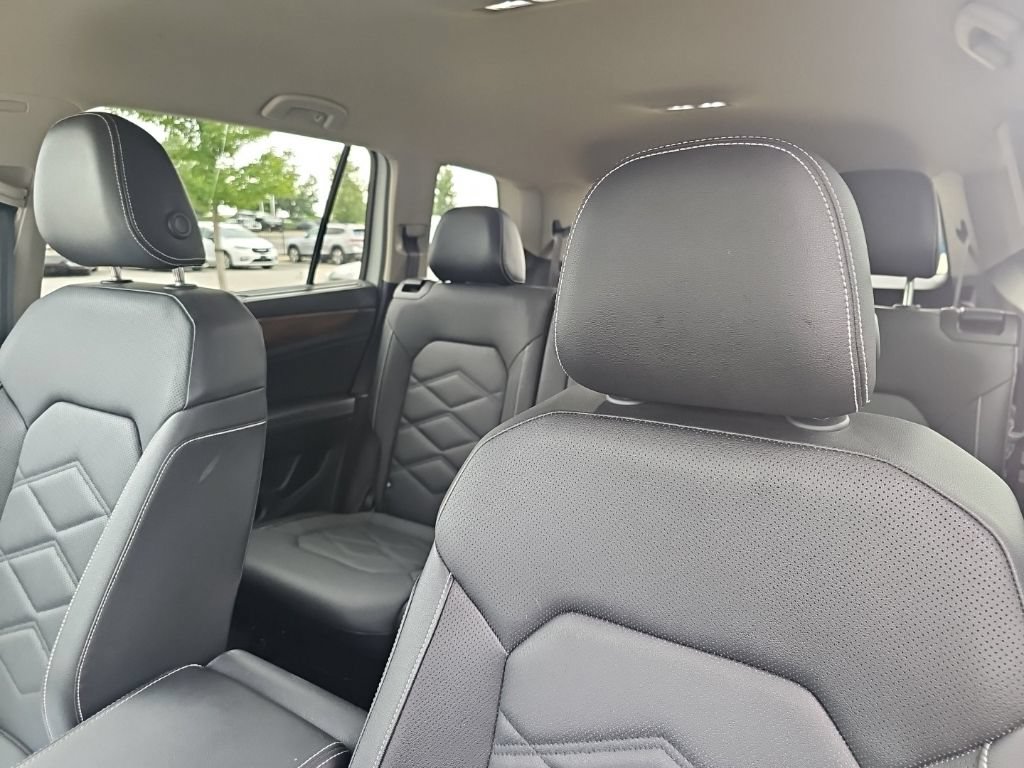 Used 2025 Volkswagen Atlas SE AWD/4WD image 9